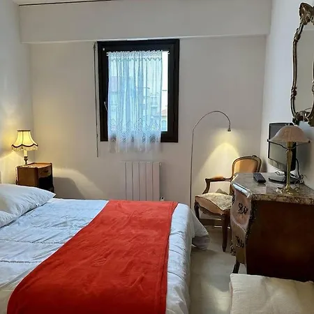 Signature Carre D'or Apartment